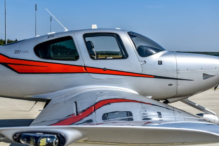 cirrus-sr22t-gts-g5-carbon-sp-ecs-for-sale-by-plane4you-aircraft-sales-center-125